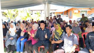 Legislator Nasdem Ahmad Husein dan Hj Farida Rangkul Warga Kecamatan Bukit Batu, Serap Aspirasi dan Pererat Silaturahmi di Tiga Titik